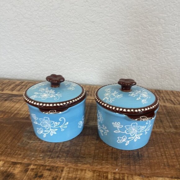 Set of 2 Temp-tations by Tara blue Floral Lace ramekins with lids 8oz Round - Picture 6 of 9